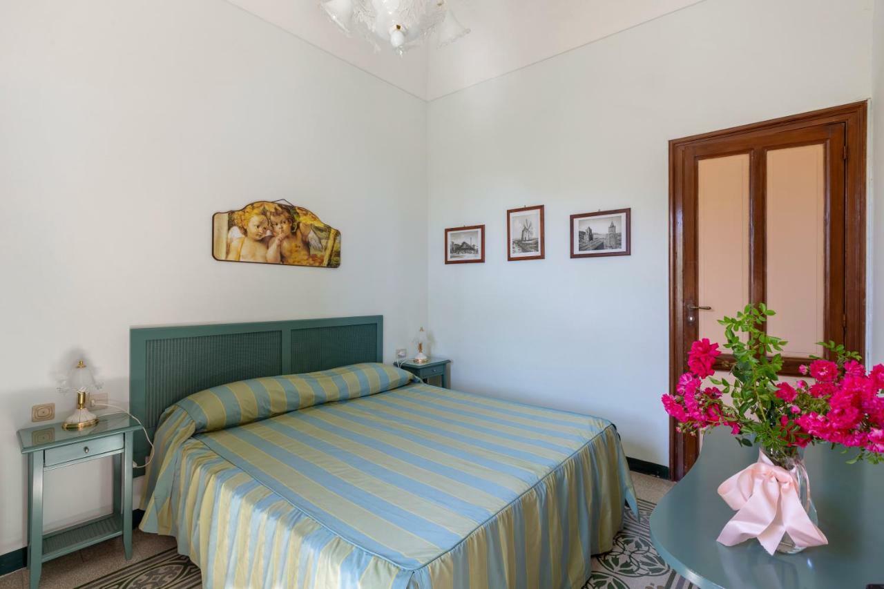 Camere Di Ulisse Эриче Экстерьер фото